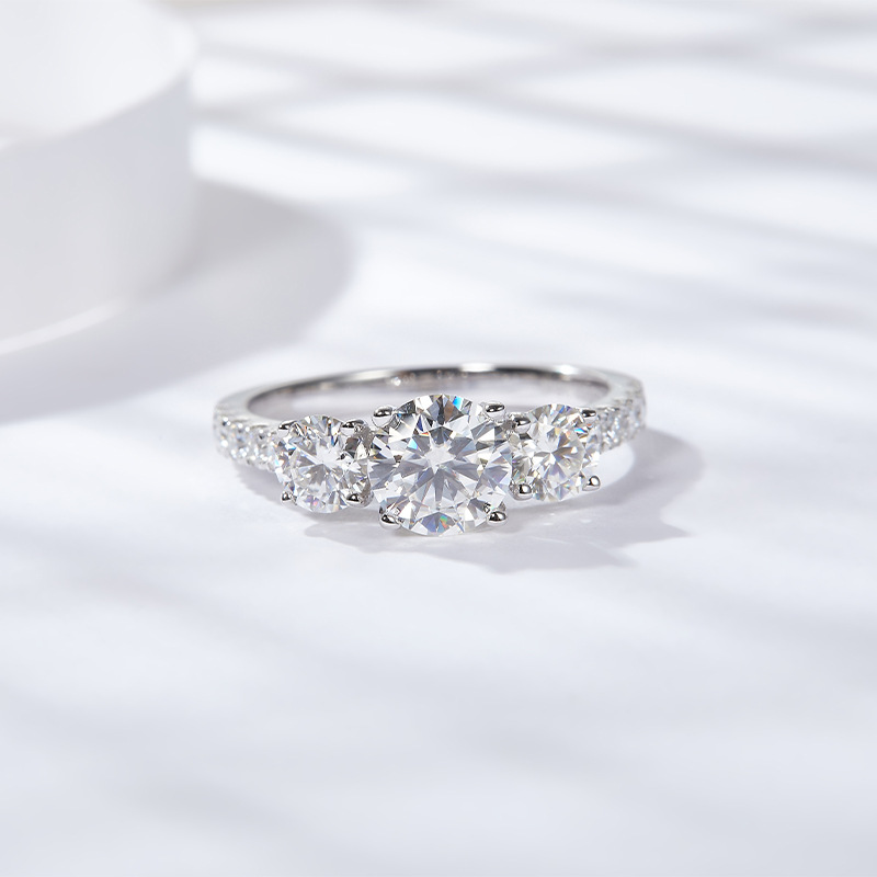 HTOTOH 3 Stone 1 Carat D Color - Moissanite Engagement Ring 1 Carat recension och pris